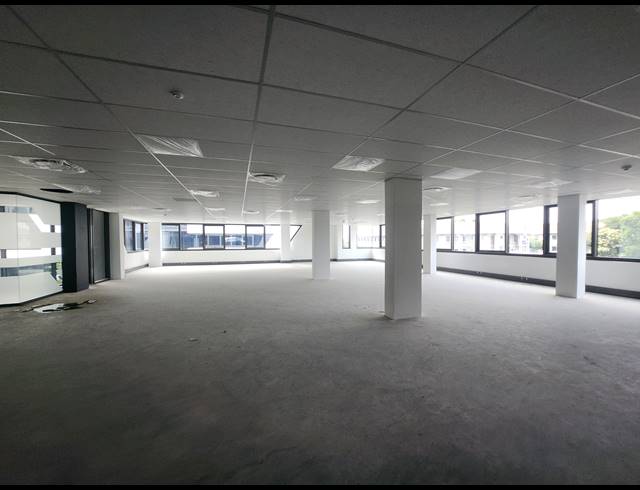 333M² OFFICE TO LET IN VORNA VALLEY